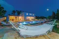 Casa 5 habitaciones 200 m² Grad Novalja, Croacia