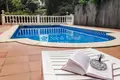 5-Zimmer-Villa 323 m² Santa Maria de Llorell, Spanien