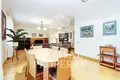Mieszkanie 3 pokoi 92 m² Ryga, Łotwa