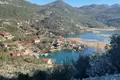 Atterrir  Rogani, Monténégro