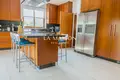 Dom 5 pokojów 630 m² w Latsia, Cypr
