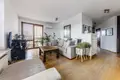 Mieszkanie 3 pokoi 77 m² Warszawa, Polska