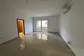 Pomieszczenie biurowe 3 pokoi 126 m² w Tirana Municipality, Albania