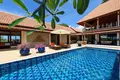 5-Zimmer-Villa 1 074 m² Karon, Thailand