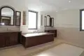 villa de 5 dormitorios 526 m² Abu Dabi, Emiratos Árabes Unidos