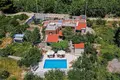 4 bedroom house 220 m² Grad Omis, Croatia