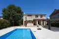 4-Schlafzimmer-Villa 168 m² Poreč, Kroatien