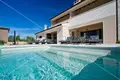 8 room house 400 m² Opcina Svetvincenat, Croatia