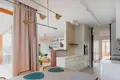 Mieszkanie 4 pokoi 122 m² Warszawa, Polska