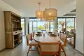 4 bedroom house 277 m² Dos Hermanas, Spain