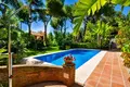 6 bedroom house 537 m² Artola, Spain