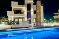 5-Schlafzimmer-Villa 460 m² Torrevieja, Spanien