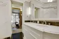 2 bedroom apartment 175 m² Paris, France