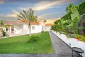 Villa de 4 dormitorios 300 m² Alfaz del Pi, Španjolska