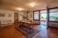 Villa 10 Schlafzimmer 1 600 m² Bergamo, Italien
