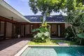 Kompleks mieszkalny Complex of furnished villas with swimming pool, 10 minutes away from Sanur Beach, Bali, Indonesia