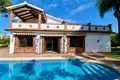 4-Schlafzimmer-Villa 208 m² Estepona, Spanien