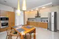 Casa 6 habitaciones 239 m² Zdanovicki sielski Saviet, Belarús