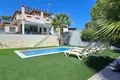 Haus 5 Schlafzimmer 253 m² Dos Hermanas, Spanien