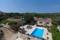 Villa 260 m² Opcina Dezanovac, Croatie
