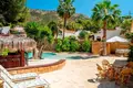 Villa de tres dormitorios 232 m² Alfaz del Pi, Španjolska