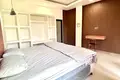 4 bedroom apartment 220 m² Tumbakbayuh, Indonesia