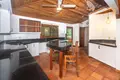3 bedroom house 217 m² West Bay, Honduras