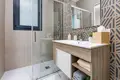 Mieszkanie 2 pokoi 81 m² Torrevieja, Hiszpania