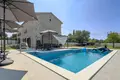 Willa 4 pokoi 220 m² Pula, Chorwacja