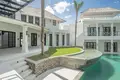 7-Schlafzimmer-Villa 750 m² Kerobokan Kelod, Indonesien