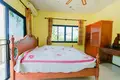 villa de 3 chambres  Chalong, Thaïlande