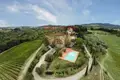Propiedad comercial 2 200 m² en Florencia, Italia