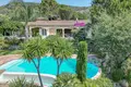Villa de tres dormitorios 280 m² Francia, Francia