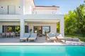 6 bedroom house 665 m² Artola, Spain