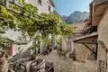 Haus 10 Schlafzimmer 240 m² Risan, Montenegro
