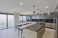 Apartamento 5 habitaciones  en Koinoteta Mouttagiakas, Chipre