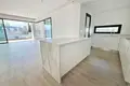 Mieszkanie 3 pokoi 130 m² Cypr, Cypr