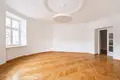 Commercial property 3 rooms 84 m² in Warsaw, Poland