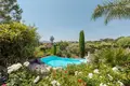Villa de tres dormitorios 280 m² Francia, Francia