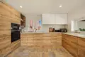 4 bedroom house 188 m² Dos Hermanas, Spain