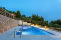 Casa 4 habitaciones 330 m² Grad Omis, Croacia