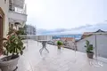 Квартира 2 спальни 77 м² Тиват, Черногория