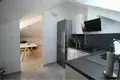 Mieszkanie 3 pokoi 117 m² Grad Split, Chorwacja