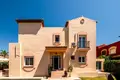 4 bedroom house 250 m² Dos Hermanas, Spain