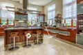 House 550 m² Godollo, Hungary
