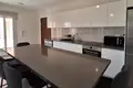 Mieszkanie 3 pokoi 130 m² Pafos, Cypr