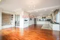5 bedroom apartment 350 m² Mezitli, Turkey