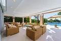 Villa 9 bedrooms 1 056 m² Estepona, Spain