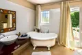 Вилла 4 спальни 300 м² Биот, Франция
