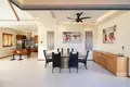 Villa mit 2 Schlafzimmern 120 m² Rawai, Thailand